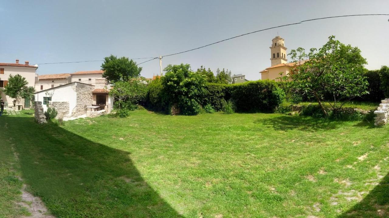 Holiday Home Mihovilovic Premantura Exterior foto