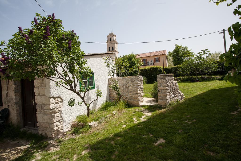 Holiday Home Mihovilovic Premantura Zimmer foto